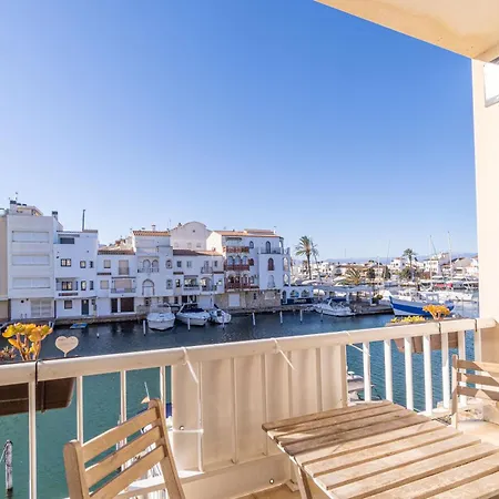 Frente Al Canal Con Terraza Apartment