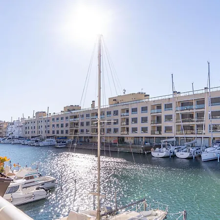 Apartment Frente Al Canal Con Terraza *